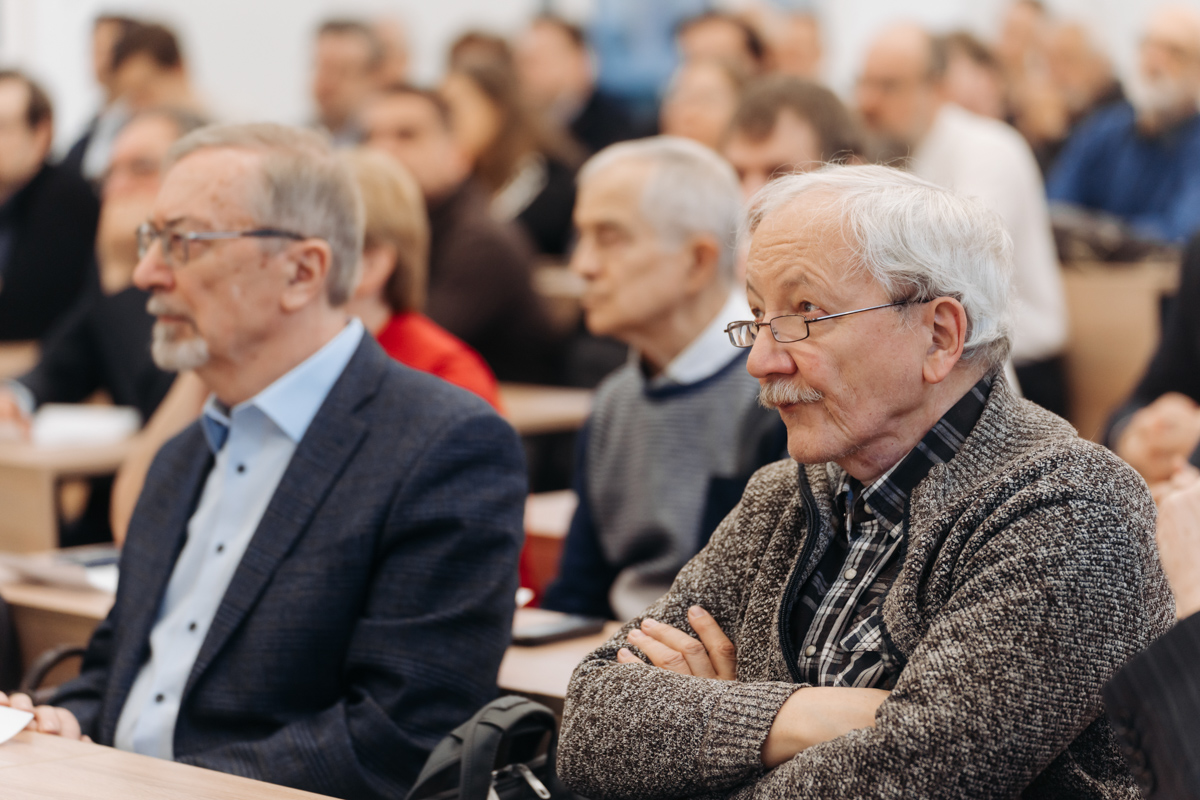 В работе организованного Физико-механическим институтом (ФизМех) СПбПУ научного семинара приняли участие более 100 человек 