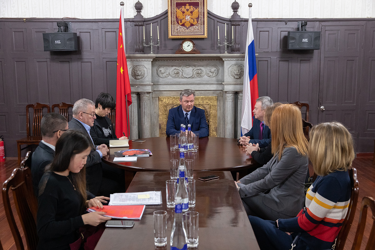 Развитие научных и образовательных связей Политеха с Китаем обсуждалось на встрече в Генеральном консульстве РФ в Шанхае 