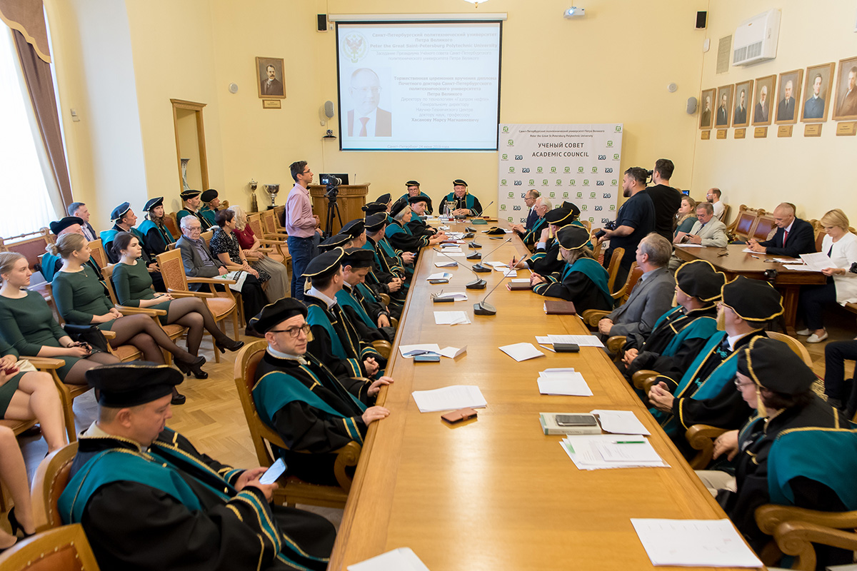 Торжественная церемония прошла на заседании Ученого совета СПбПУ 