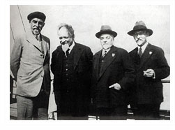 А.В. Винтер (начальник Днепростроя),В.А. Толвинский, М.А. Шателен, В.Ф. Миткевич 1930-е А.В. Винтер (начальник Днепростроя),В.А. Толвинский, М.А. Шателен, В.Ф. Миткевич 1930-е