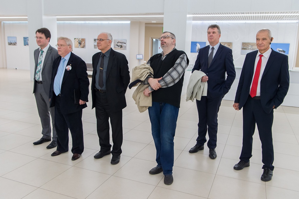 Открытие выставки посетило руководство СПбПУ 