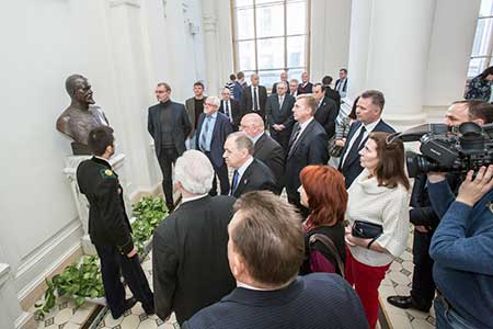 Экскурсия по Главному зданию Экскурсия по Главному зданию