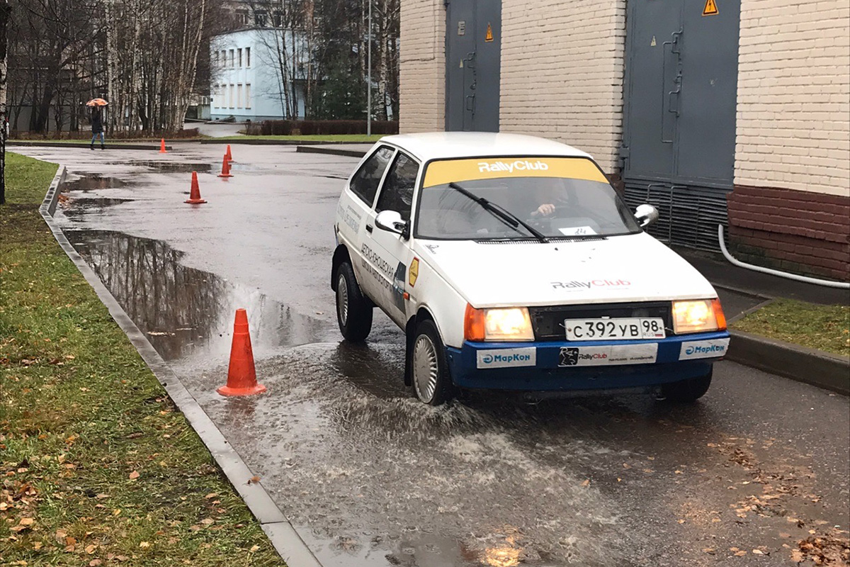 В СПбПУ прошли соревнования по автомногоборью 