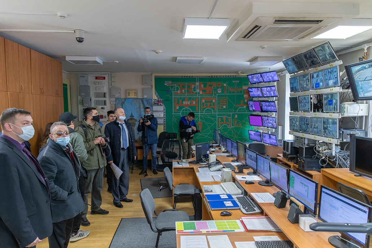 Отсюда ведется наблюдение за порядком на территории университета 