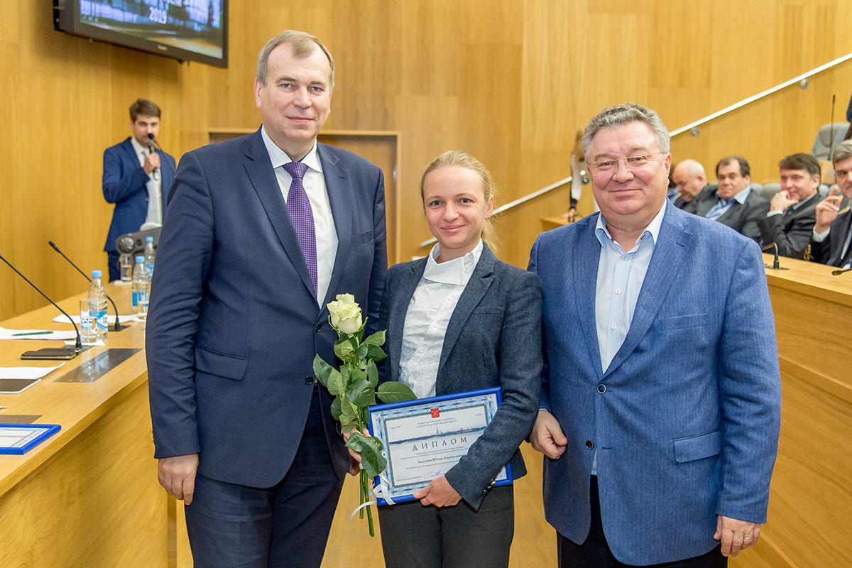 Девять молодых преподавателей СПбПУ, в том числе Юлия Леднова, получили премии правительства города 