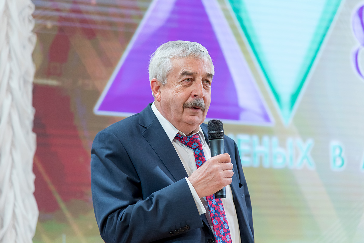 Владимир Викторович Глухов пожелал Дому ученых в Лесном сохранить «ученый статус» Владимир Викторович Глухов пожелал Дому ученых в Лесном сохранить «ученый статус»