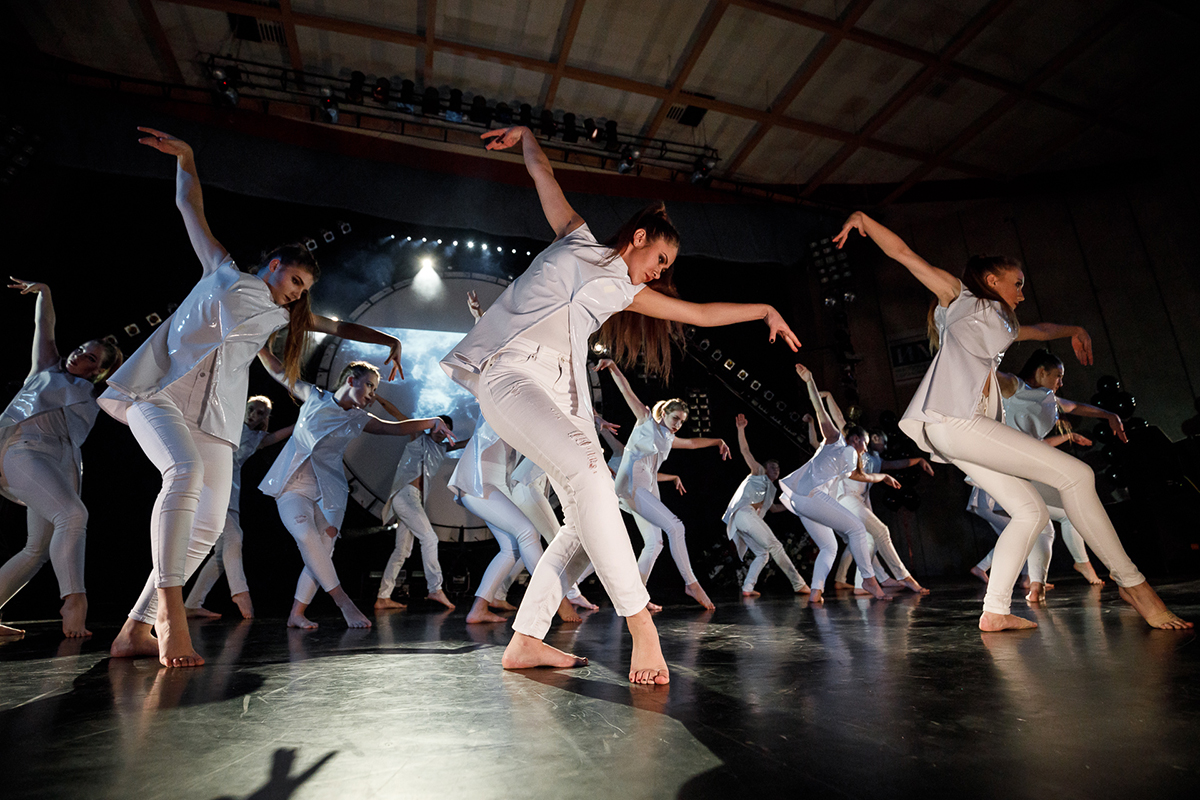 Около 150 танцоров соревновались за звание лучшего танцевального коллектива города 