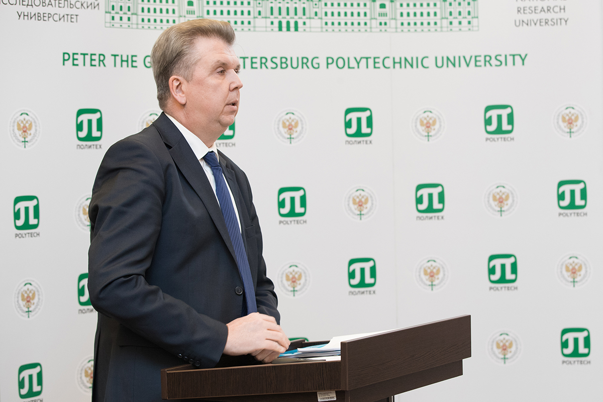 Доклад представил проректор по экономике и финансам А.В. Речинский Доклад представил проректор по экономике и финансам А.В. Речинский