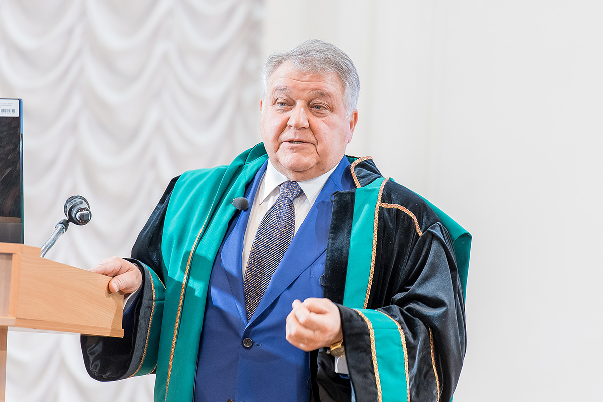 Ковальчук директор курчатовского института биография. Почётный доктор.