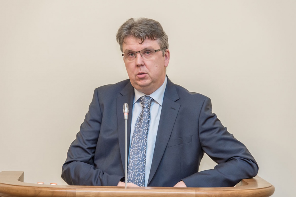 С докладом О бюджете университета на 2016 год выступил проректор по экономике и финансам А.В. Речинский С докладом О бюджете университета на 2016 год_ выступил проректор по экономике и финансам А.В. Речинский