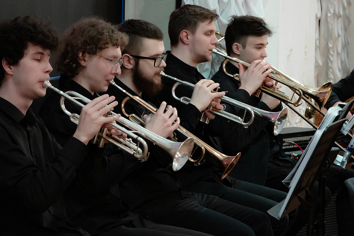 Эстрадно-симфонический оркестр СПбПУ Polytech Orchestra исполнил известные саундтреки из кинофильмов, знаменитые поп и рок-хиты в нестандартном звучании Эстрадно-симфонический оркестр СПбПУ Polytech Orchestra исполнил известные саундтреки из кинофильмов, знаменитые поп и рок-хиты в нестандартном звучании