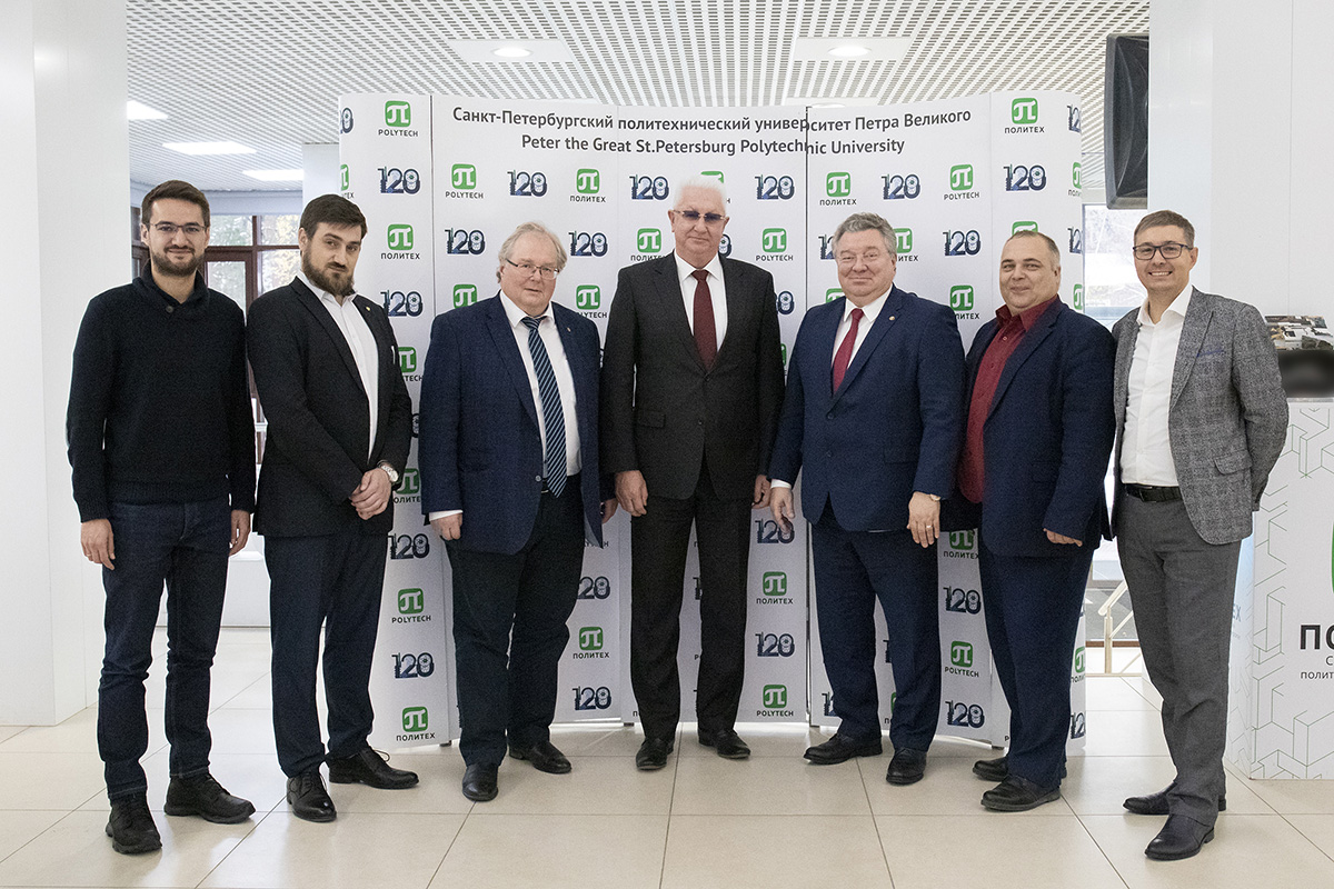 Ректор Астраханского государственного университета Константин Маркелов посетил Центр компетенций НТИ СПбПУ Ректор Астраханского государственного университета Константин Маркелов посетил Центр компетенций НТИ СПбПУ