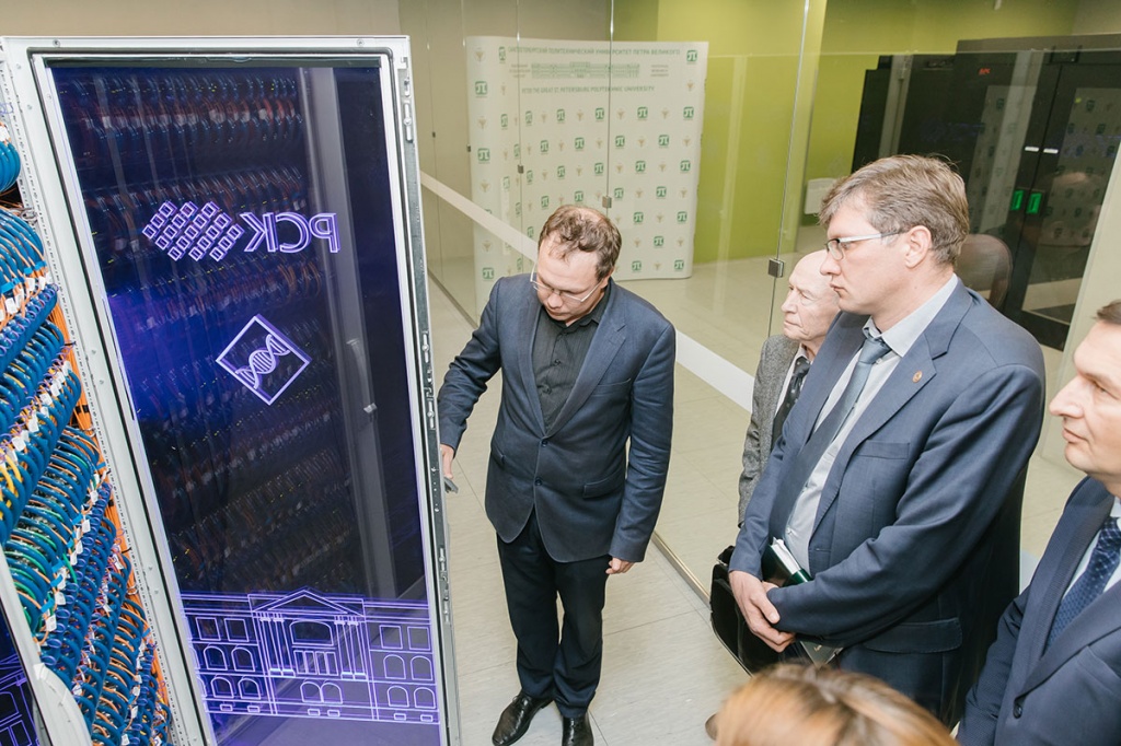 В завершение мероприятия представители ПАО Татнефть посетили Суперкомпьютерный центр Политехнический