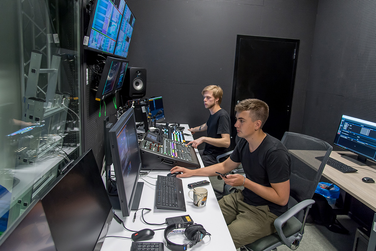 Работает режиссерская бригада