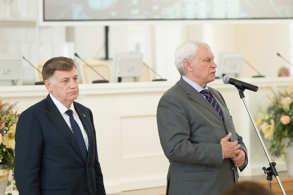 Лауреатов приветствовали губернатор Санкт-Петербурга Г.С. Полтавченко и председатель Законодательного собрания города В.С. Макаров