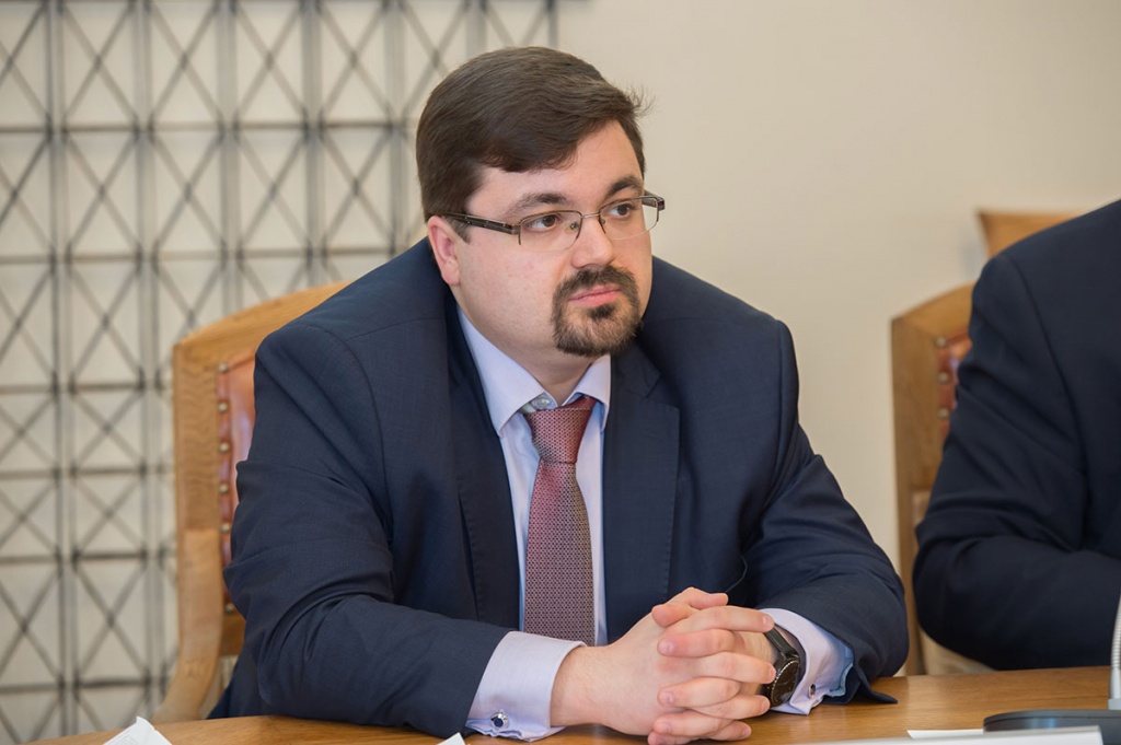 Начальник отдела стратегического планирования и управления Департамента судостроительной промышленности и морской техники Минпромторга РФ В.Е. Тюрин Начальник отдела стратегического планирования и управления Департамента судостроительной промышленности и морской техники Минпромторга РФ В.Е. Тюрин