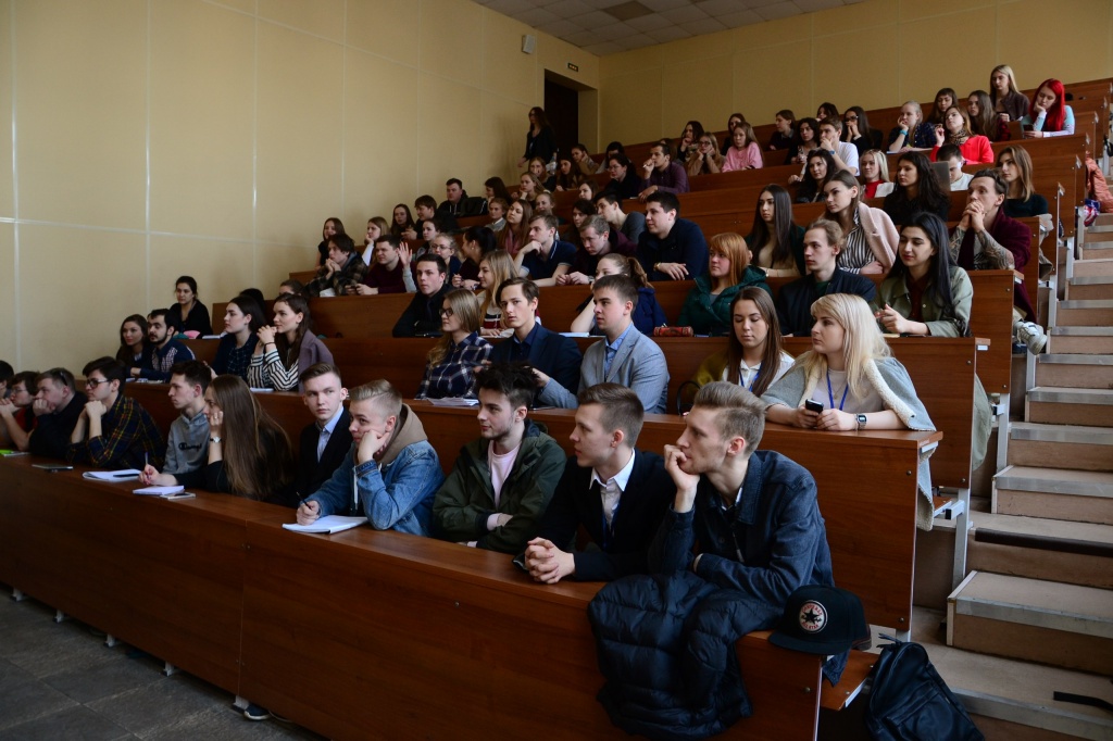 Лекционные аудитории всегда заполнены студентами Лекционные аудитории всегда заполнены студентами
