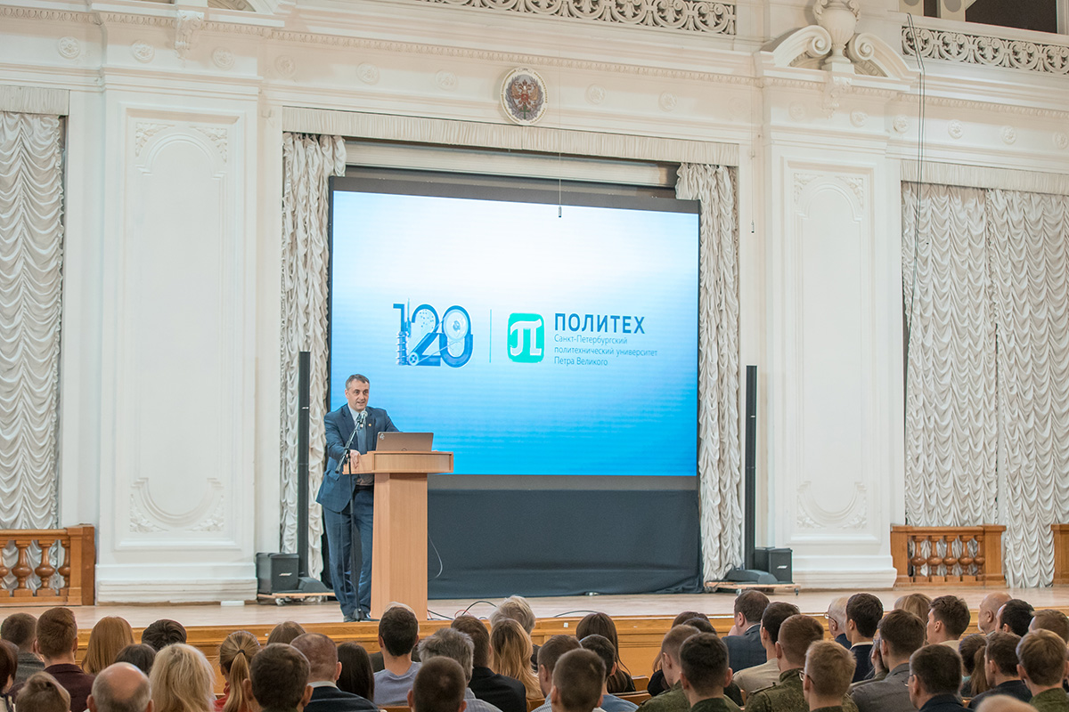 В.В. Сергеев: «Конференция концентрирует в себе все работы, которые велись в СПбПУ в течение года» В.В. Сергеев: «Конференция концентрирует в себе все работы, которые велись в СПбПУ в течение года»