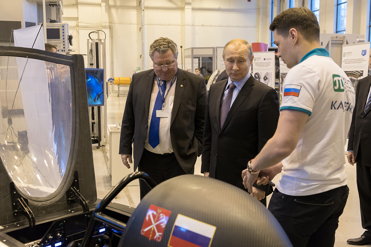 Президент РФ В.В. Путин ознакомился с научными разработками СПбПУ 