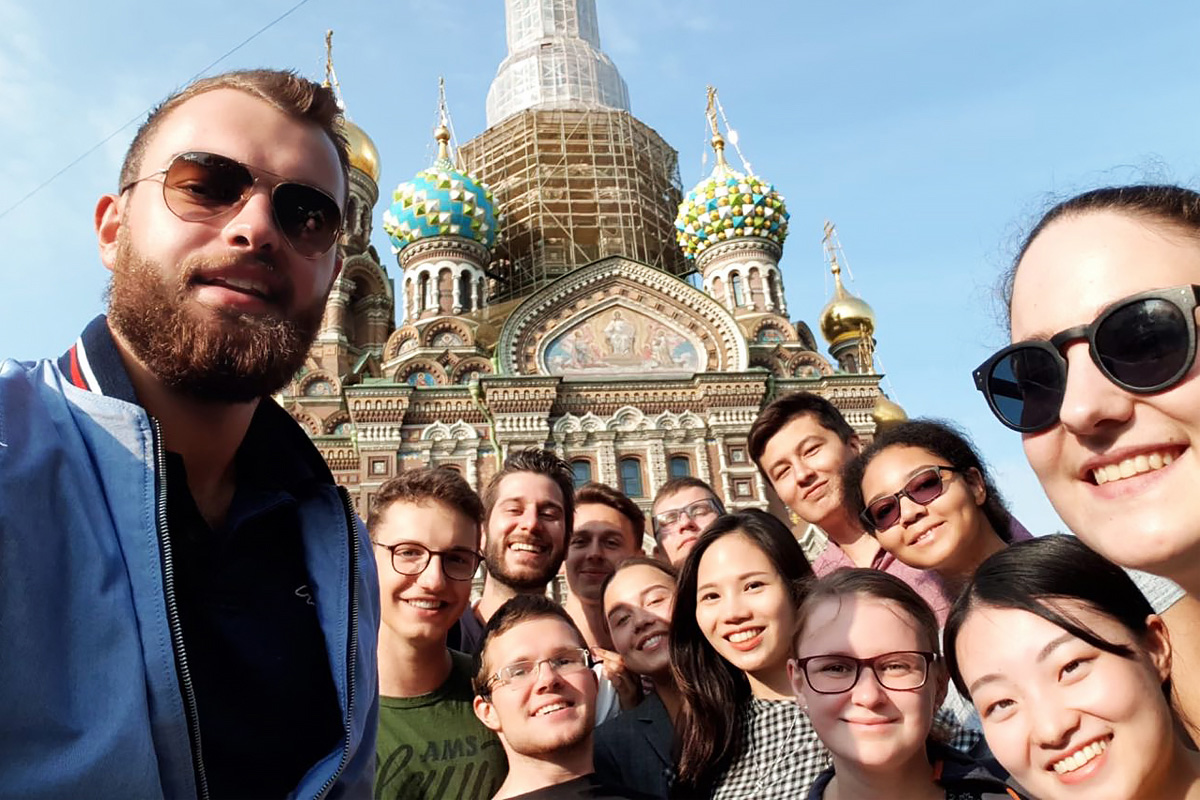 Тьюторы Международной политехнической летней школы провели для студентов экскурсии по Санкт-Петербургу 