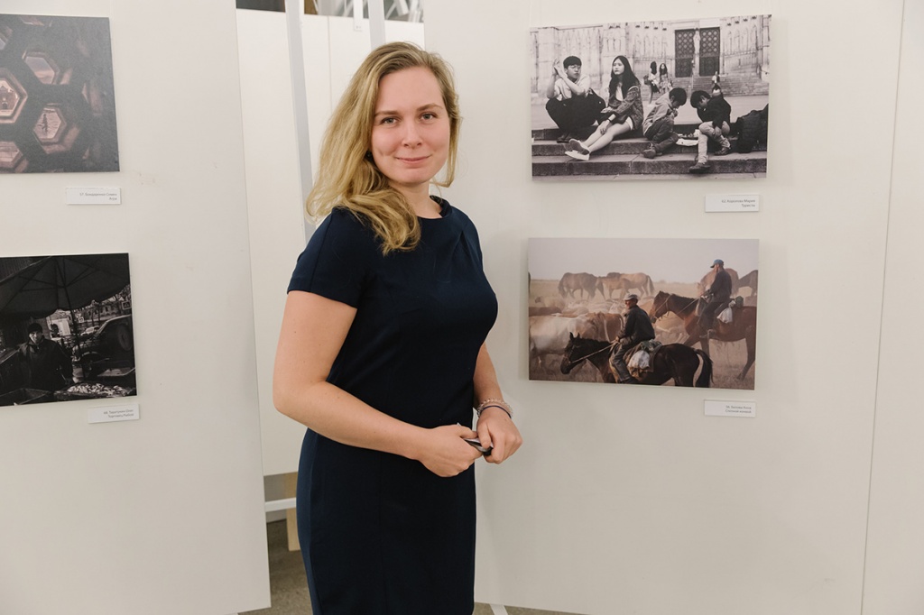 Студентка 3-го курса ИФНиТ Анна Белова и ее фотография Степной конвой Студентка 3-го курса ИФНиТ Анна Белова и ее фотография Степной конвой