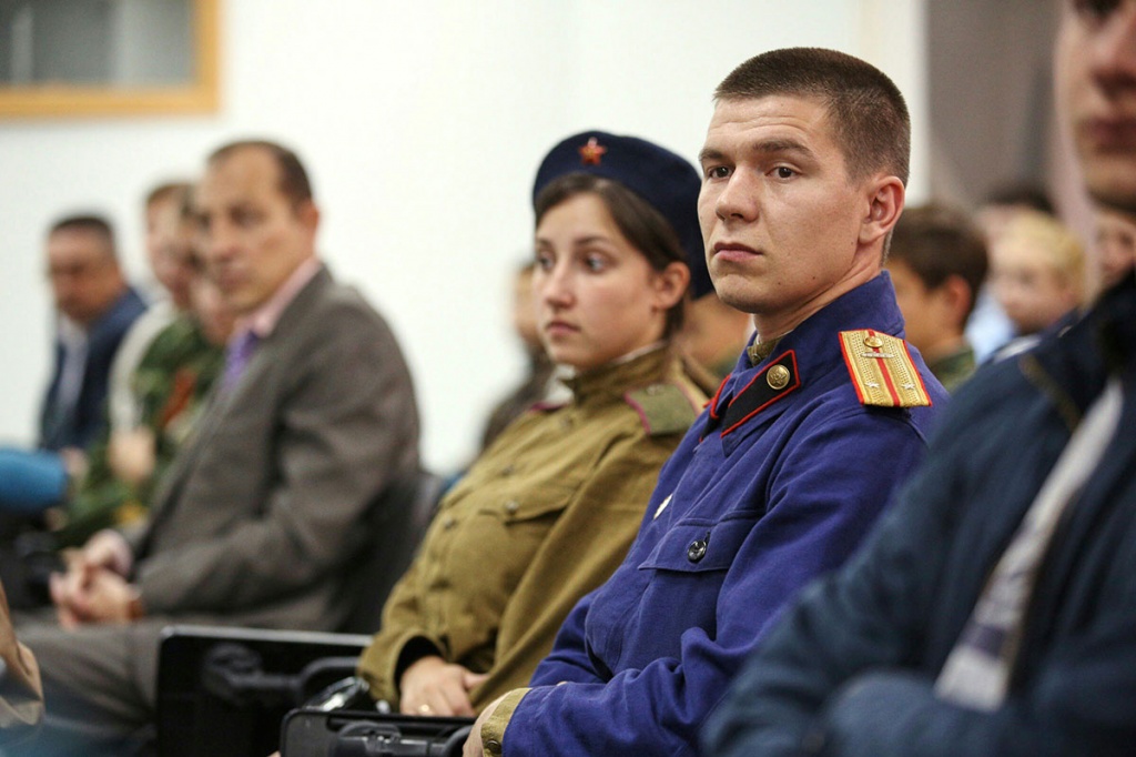 Иван Хламов пояснил, что мероприятия организованы в целях пропаганды достижений отечественной космонавтики и развития интереса с Иван Хламов пояснил, что мероприятия организованы в целях пропаганды достижений отечественной космонавтики и развития интереса с