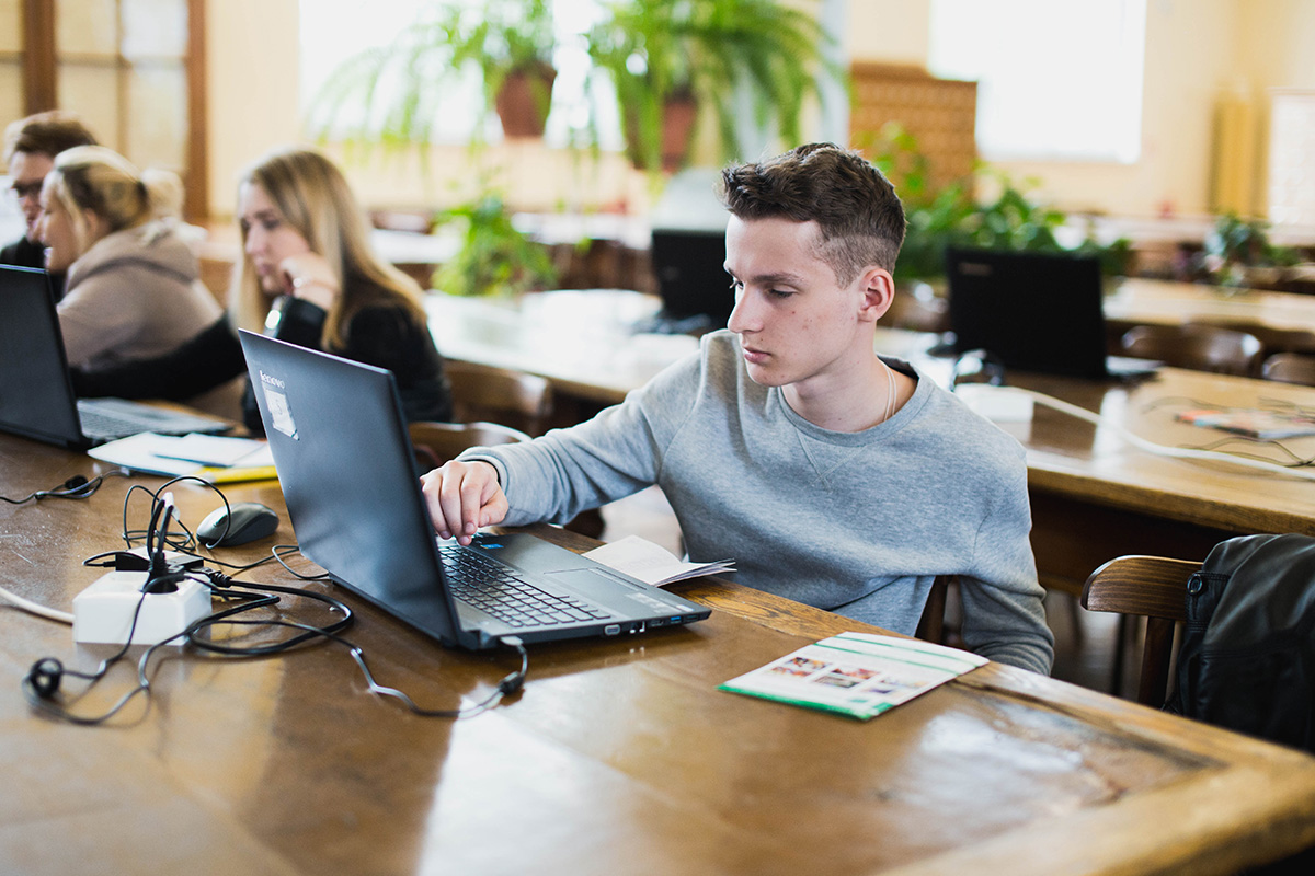 Лучший курс в области высоких технологий теперь доступен на Coursera 