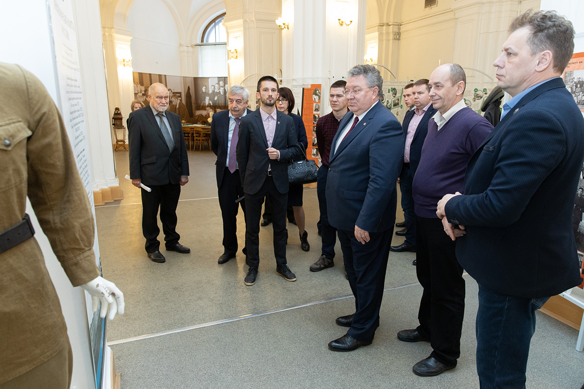 Выставка служит сохранению традиций вуза и связи разных поколений политехников 