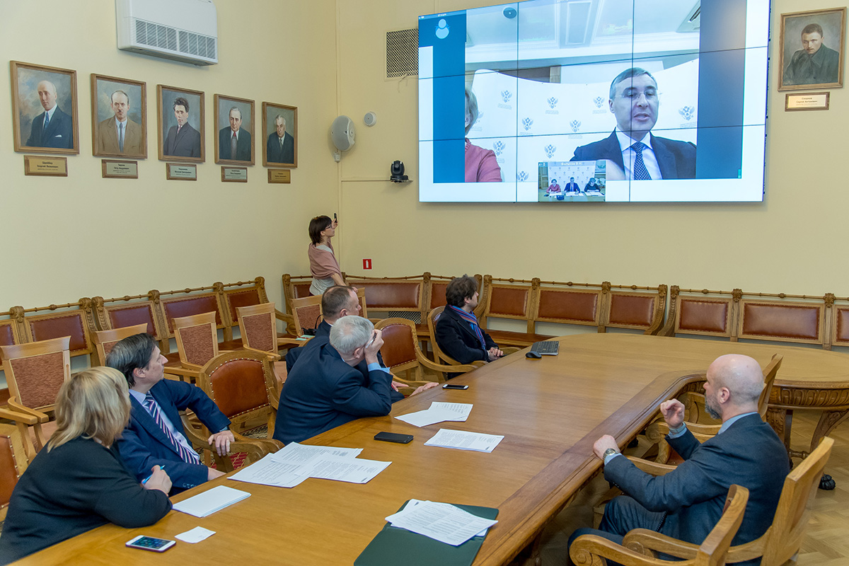 Министр науки и высшего образования РФ Валерий Фальков общался с коллегами по видеосвязи Министр науки и высшего образования РФ Валерий Фальков общался с коллегами по видеосвязи