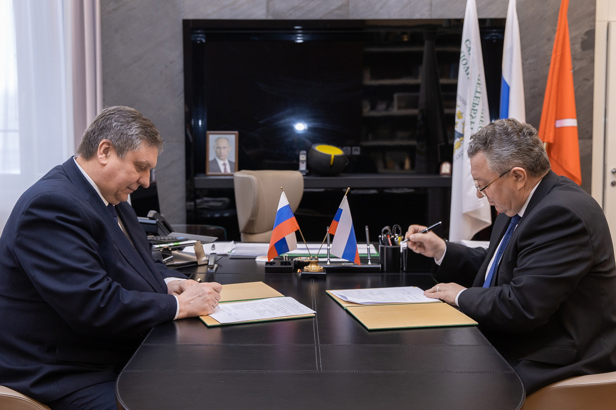 СПбПУ посетили ректор Санкт-Петербургского государственного химико-фармацевтического университета Игорь НАРКЕВИЧ и проректор по учебной работе Юлия ИЛЬИНОВА СПбПУ посетили ректор Санкт-Петербургского государственного химико-фармацевтического университета Игорь НАРКЕВИЧ и проректор по учебной работе Юлия ИЛЬИНОВА