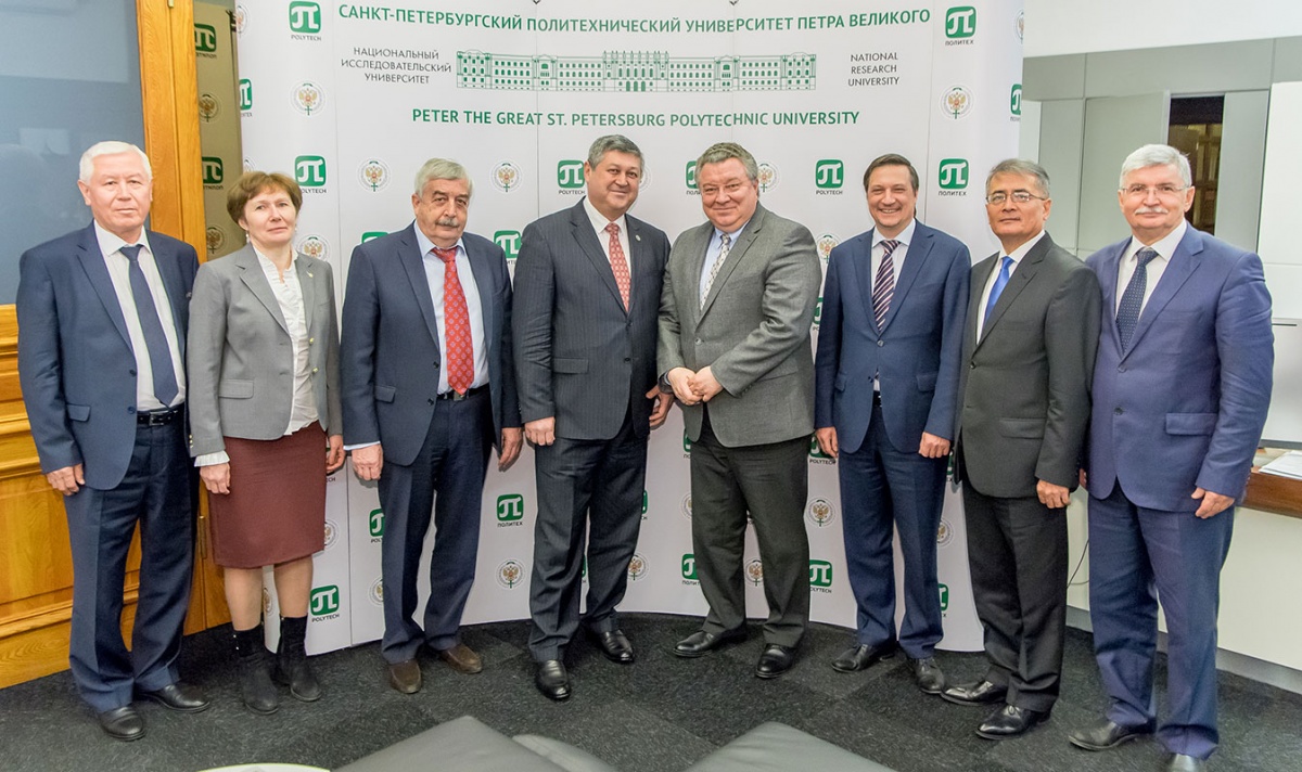 Делегацию ТашГТУ приняло в ректорате СПбПУ руководство университета Делегацию ТашГТУ приняло в ректорате СПбПУ руководство университета