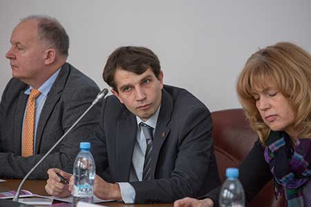 Т.В. Дьячков (в центре) Т.В. Дьячков (в центре)