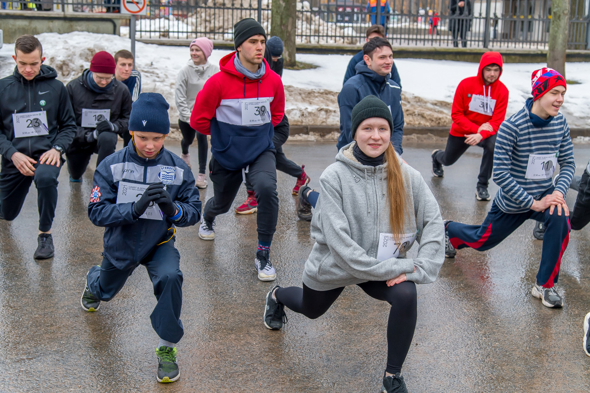 Перед стартом организаторы провели разминку -