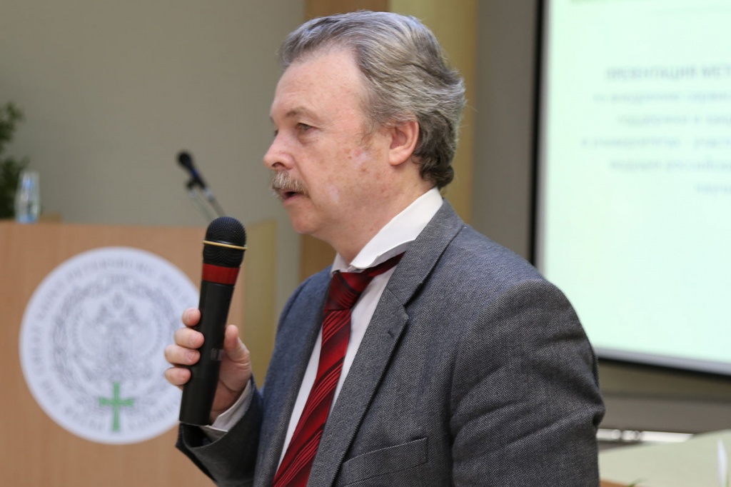 Владимир Дмитриевич Хижняк рассказал об опыте СПбПУ по привлечению иностранных НПР и успешном выполнении этой работы