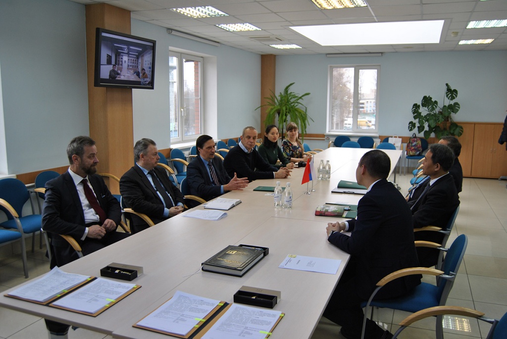  Во время переговоров российские и китайские коллеги обсудили детали реализации Соглашения о научно-исследовательской работе