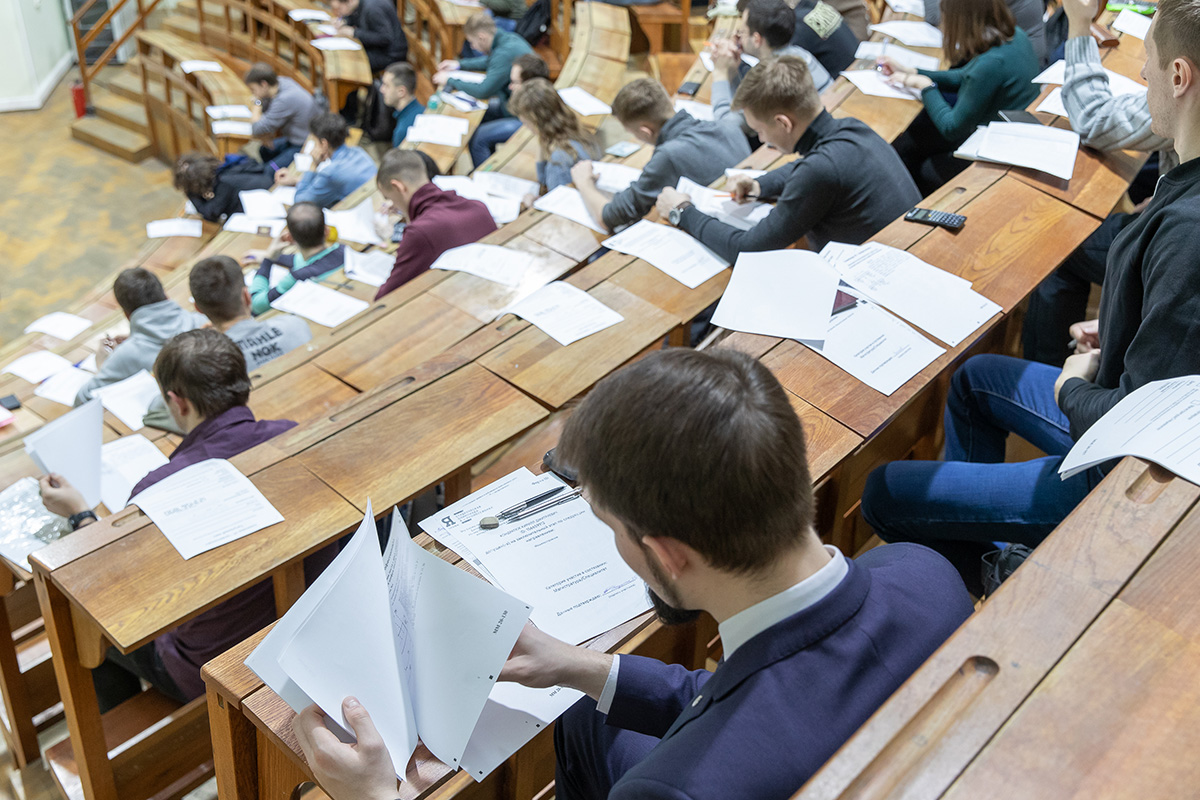 На площадке СПбПУ задания выполняли более 250 человек 