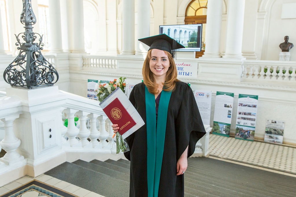 Юлия Золотова - выпускница ИСИ СПбПУ-2015 Юлия Золотова - выпускница ИСИ СПбПУ-2015