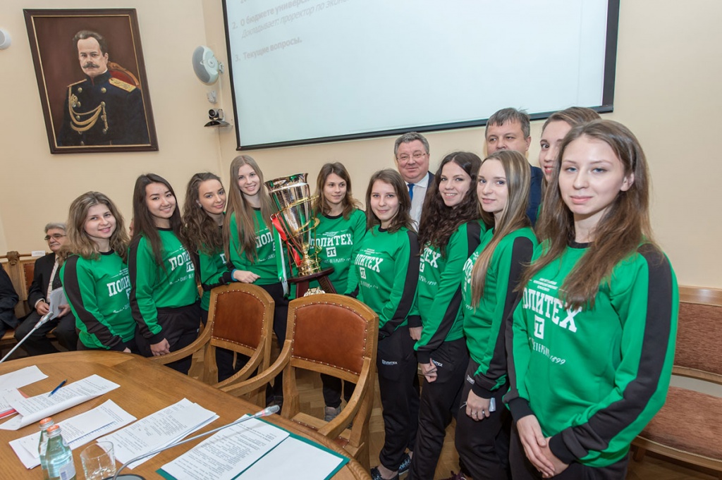 Сборная СПбПУ по черлидингу получила награду за победу на XV Международном чемпионате EUROROMA-2015 Сборная СПбПУ по черлидингу получила награду за победу на XV Международном чемпионате EUROROMA-2015