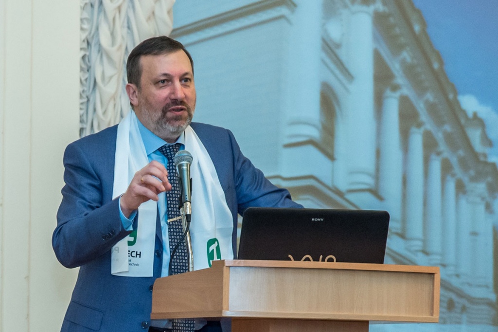 Председатель совета директоров ПАО ЗВЕЗДА, выпускник Политехнического университета П.Г. Плавник Председатель совета директоров ПАО ЗВЕЗДА, выпускник Политехнического университета П.Г. Плавник