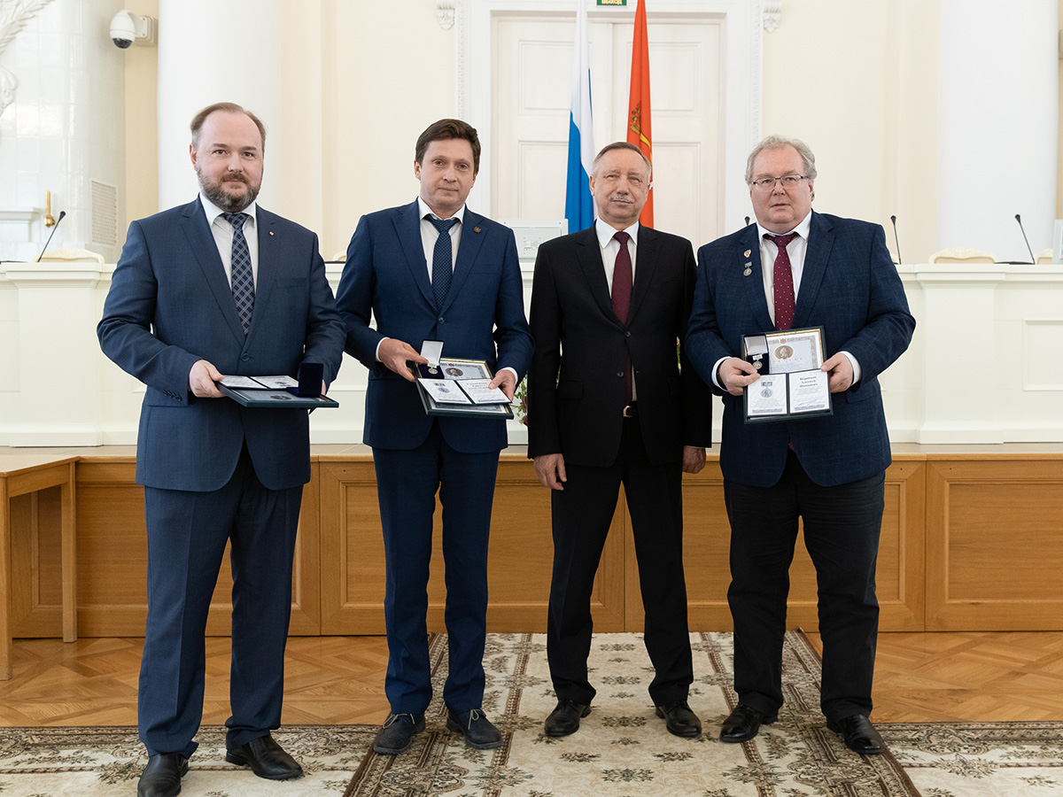 Лауреаты премии в области интеграции образования, науки и промышленности за создание и развитие первого в России Института передовых производственных технологий Лауреаты премии в области интеграции образования, науки и промышленности за создание и развитие первого в России Института передовых производственных технологий