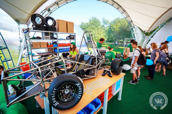 Рамный автомобиль багги, выполненный в рамках проекта “Формула студент”