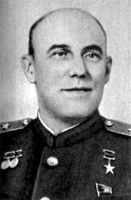 Петров Ф.Ф.Генерал-лейтенантВыпускник-механик1931г.