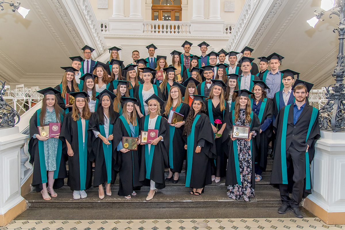 Золотые выпускники 2020 года Золотые выпускники 2020 года