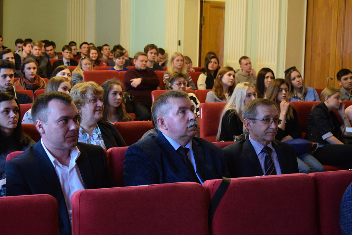 В работе конференции приняли участие более 100 преподавателей и научных сотрудников российских и иностранных вузов В работе конференции приняли участие более 100 преподавателей и научных сотрудников российских и иностранных вузов