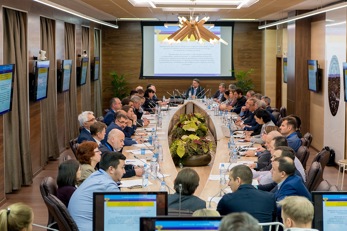Круглые столы и секционные заседания прошли в научно-исследовательском корпусе СПбПУ 