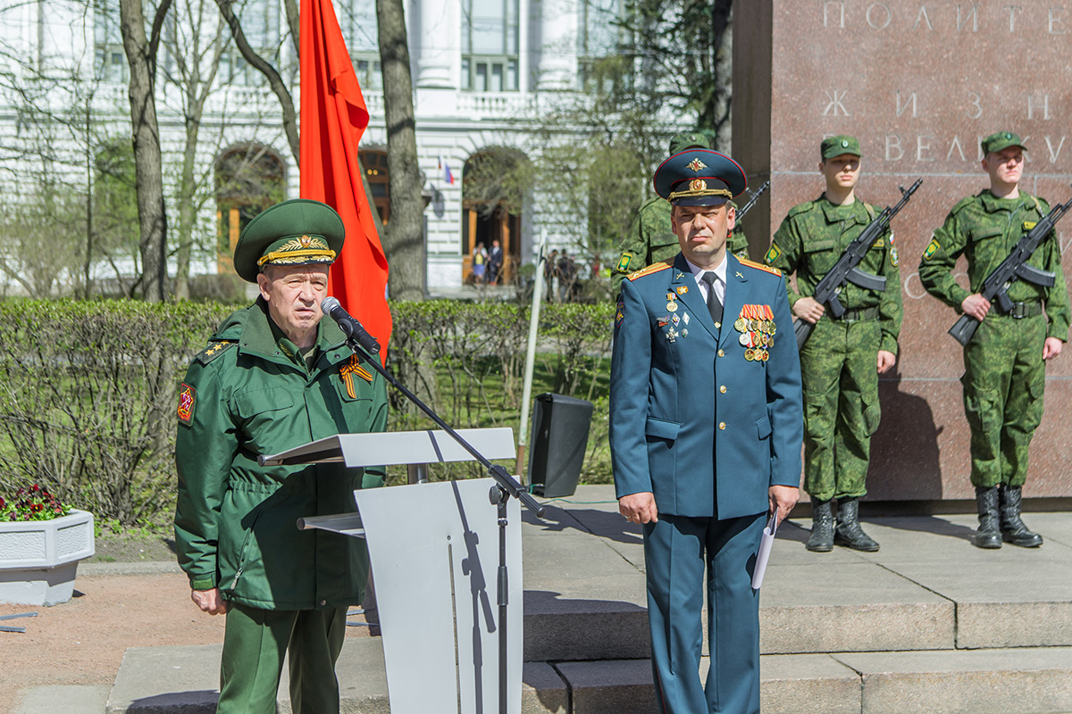 Генерал-полковник в отставке П.А. Лабутин призвал молодое поколение любить и защищать Россию 