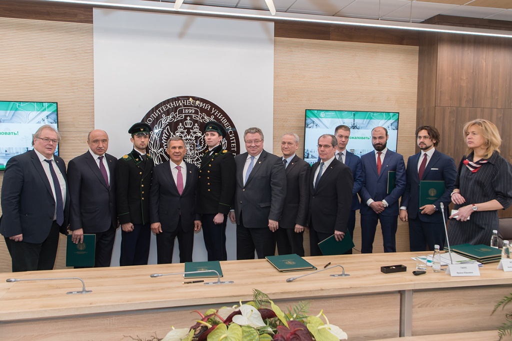 Делегация Республики Татарстан во главе с президентом Р.Н. Миннихановым посетила СПбПУ