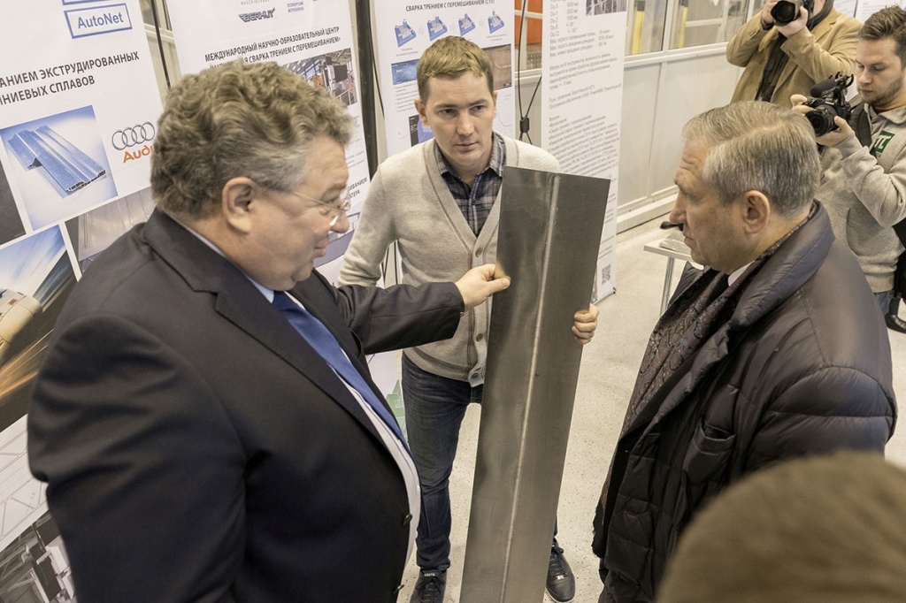 6 Федеральному инспектору пояснили суть метода сварки трением с перемешиванием 6 Федеральному инспектору пояснили суть метода сварки трением с перемешиванием