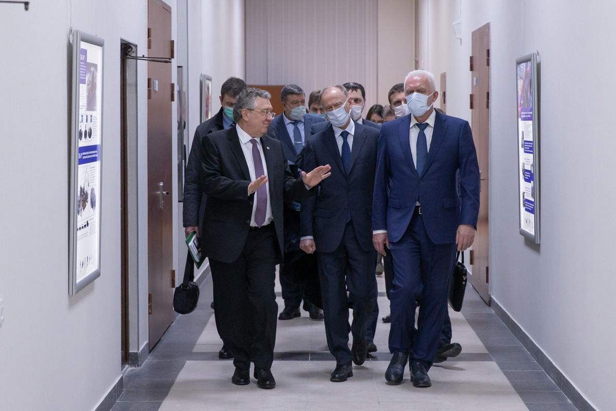 По словам Андрея РУДСКОГО, количество исследований и разработок, выполняемых СПбПУ в рамках гособоронзаказа, ежегодно растет По словам Андрея РУДСКОГО, количество исследований и разработок, выполняемых СПбПУ в рамках гособоронзаказа, ежегодно растет
