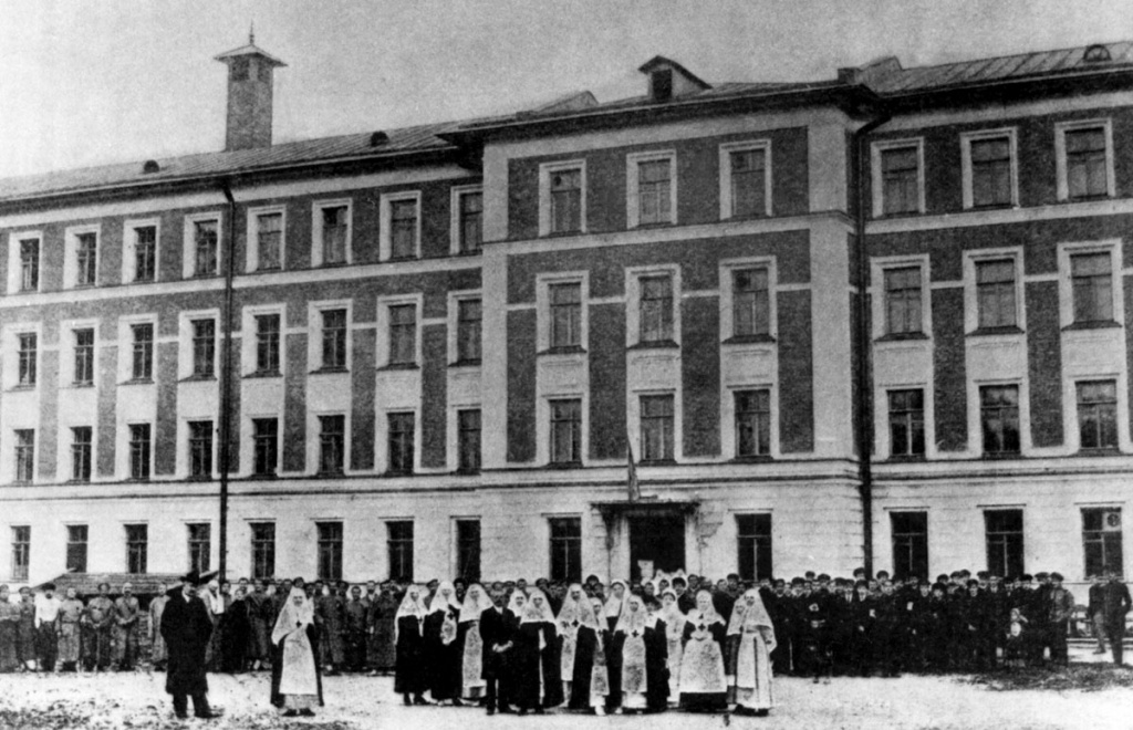 Госпиталь, разместившийся в общежитиях Политехнического института Госпиталь, разместившийся в общежитиях Политехнического института